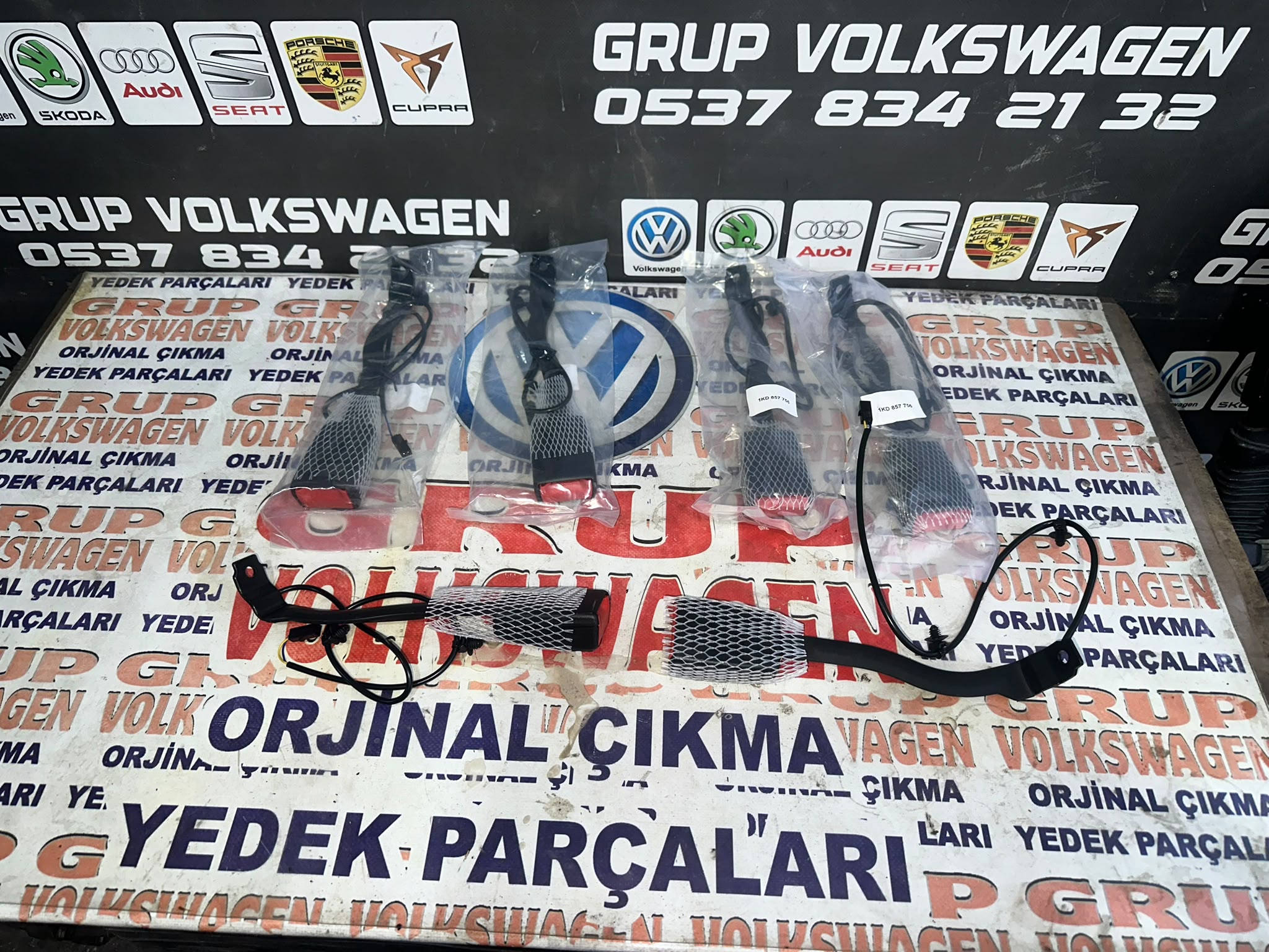JETTA 1K0857756-755 SAG SOL EMLİYET KEMER TOKASI ELEKTİRİKLİ SIFIR ORJİNAL