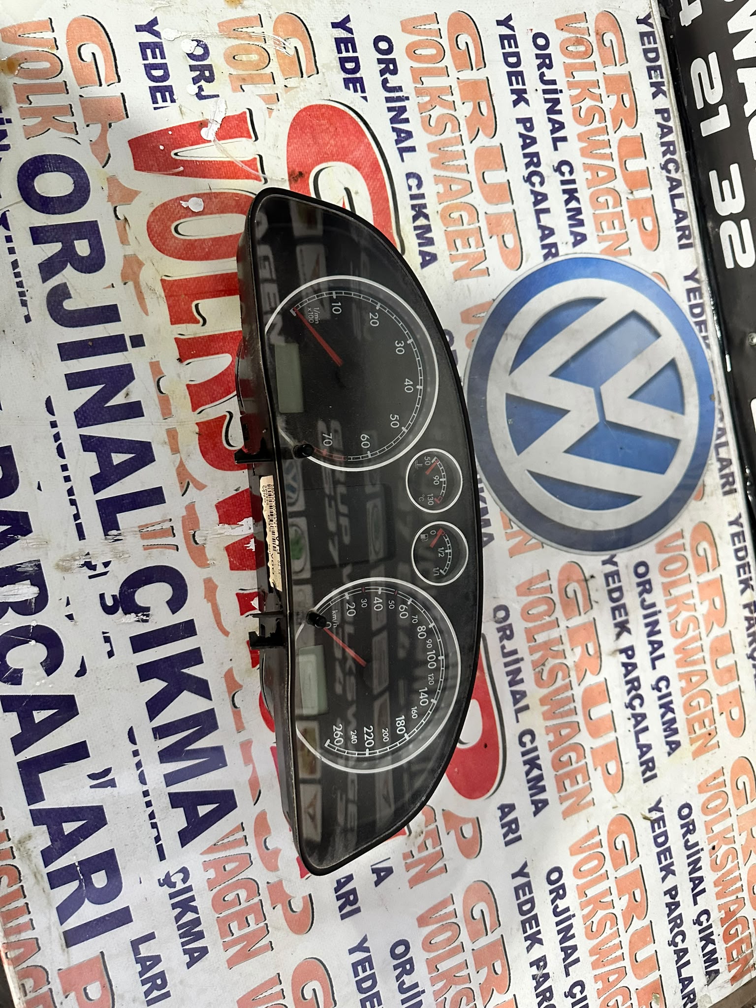 PASSAT 3B0920845 B5.5 1.8T OTOTMATİK GÖSTERGE SAATİ CIKMA ORJİNAL