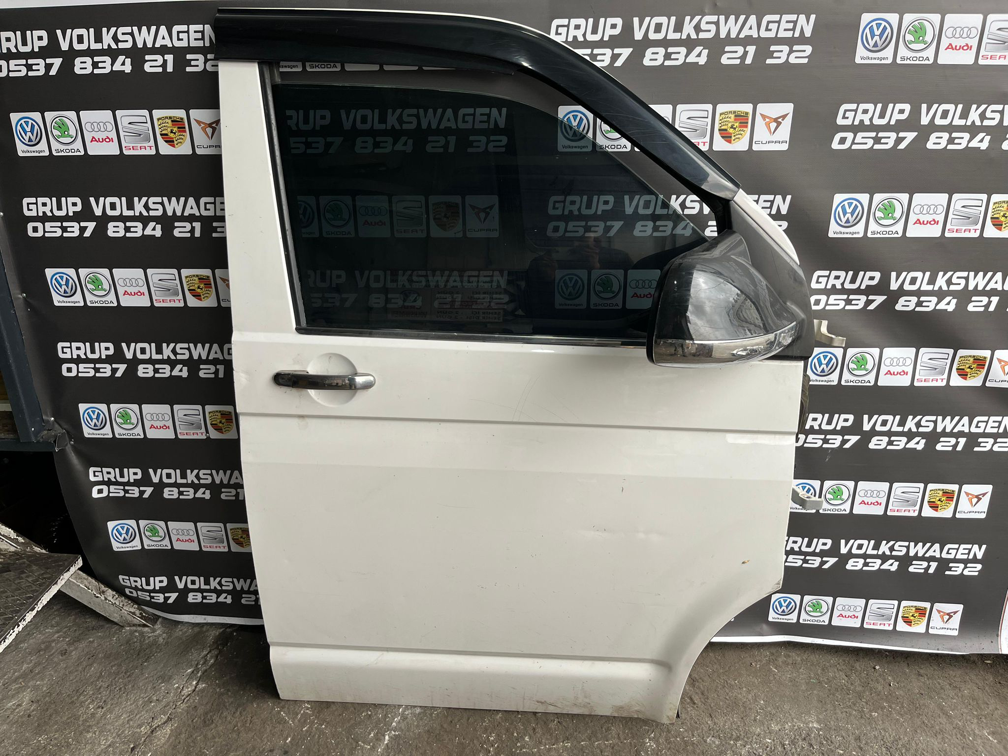Transporter sağ ön kapı orijinal t8
