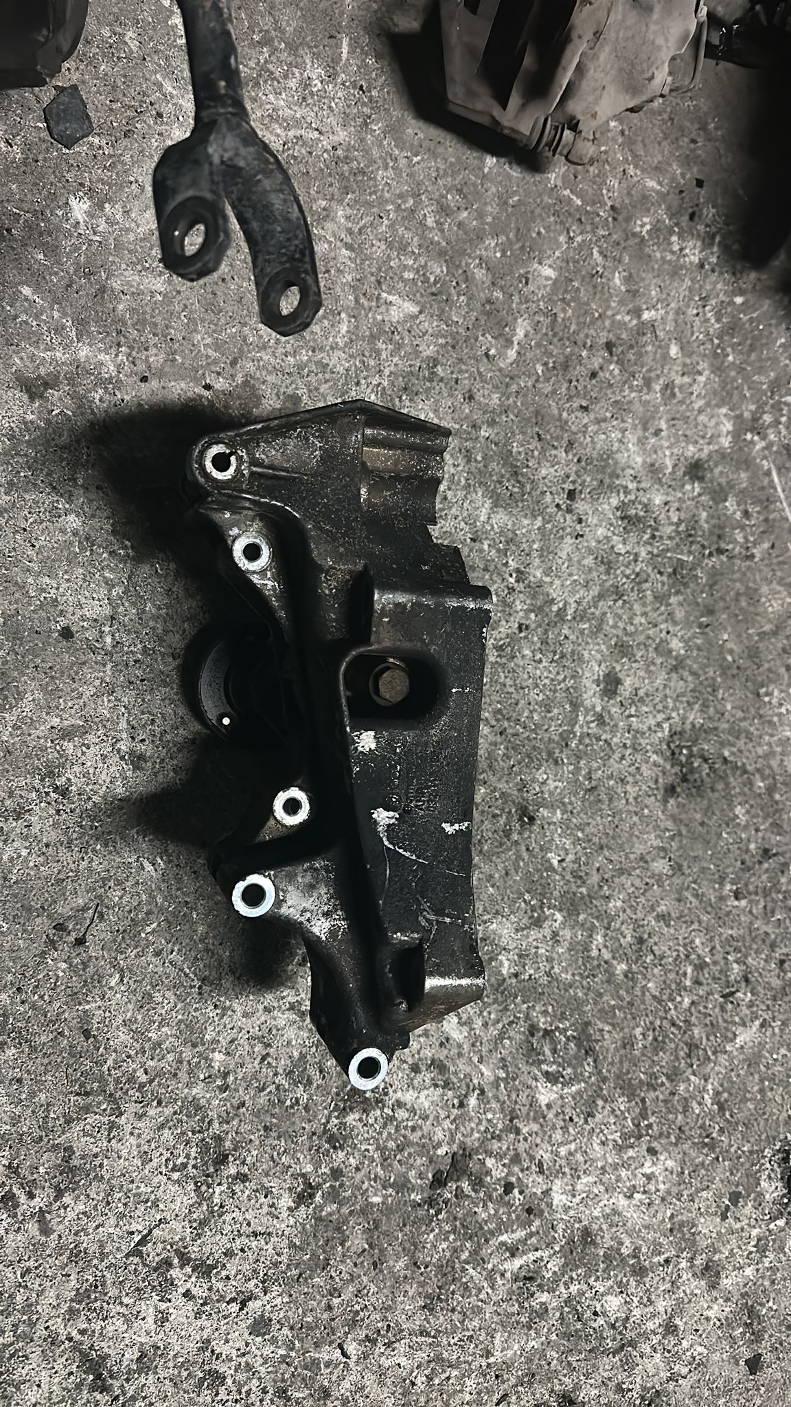 Volkswagen bora Bcb motor Sarz ayağı çıkma orijinal