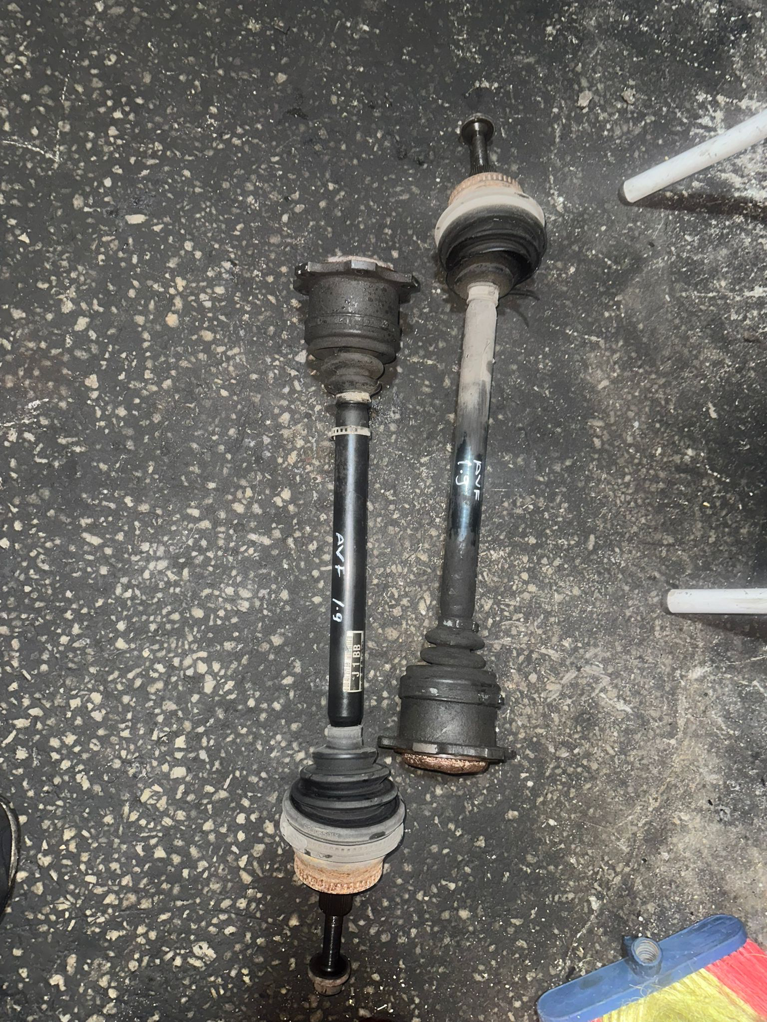 Volkswagen Passat b5.5 1.9 avf motor manuel sağ sol akis çıkma orijinal