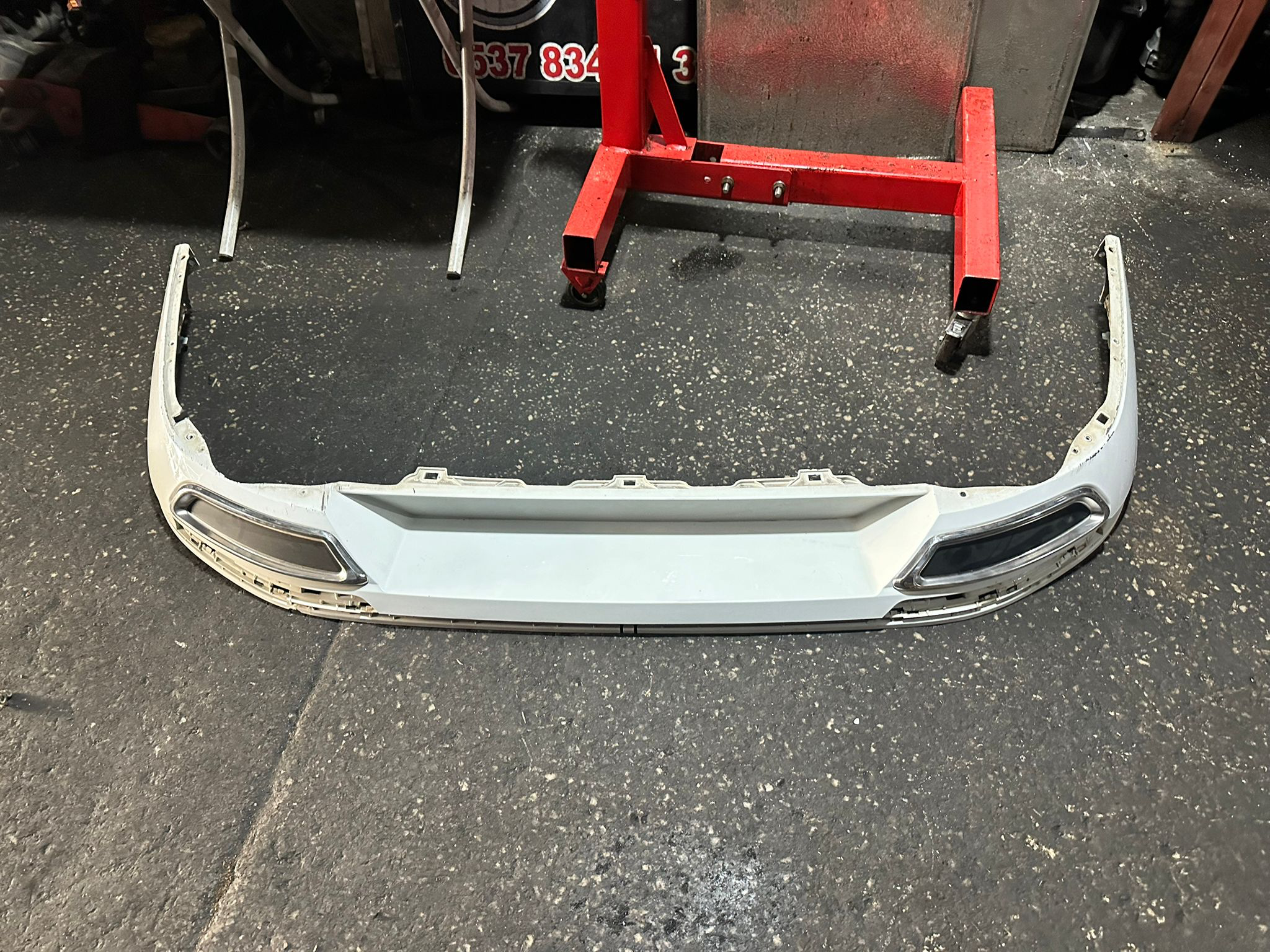 Volkswagen Passat b8 arka tampon spoyler çıkma orijinal