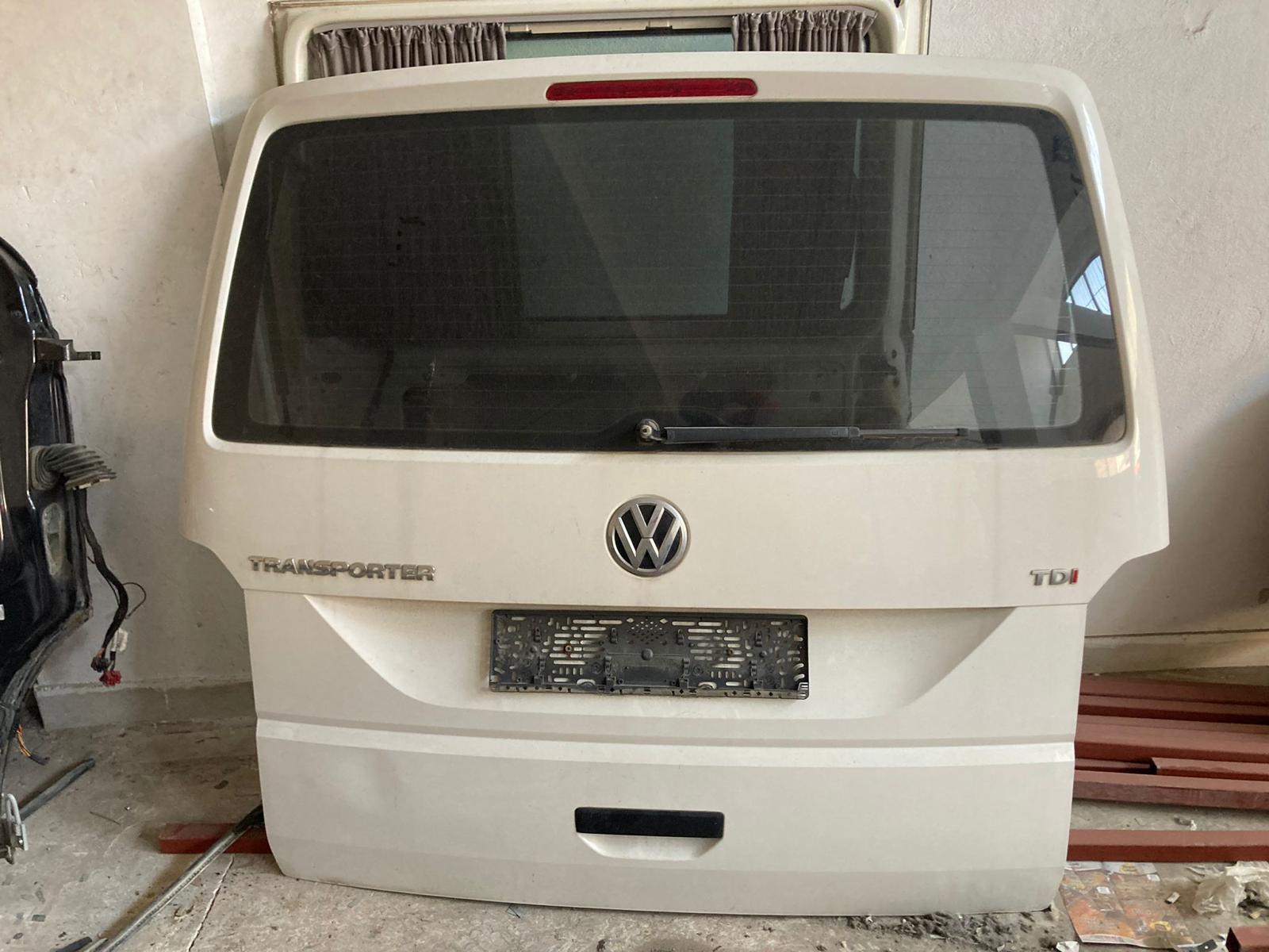 volkswagen transporter  t7  cıkma orjinal hatasız beyaz bagaj kapı