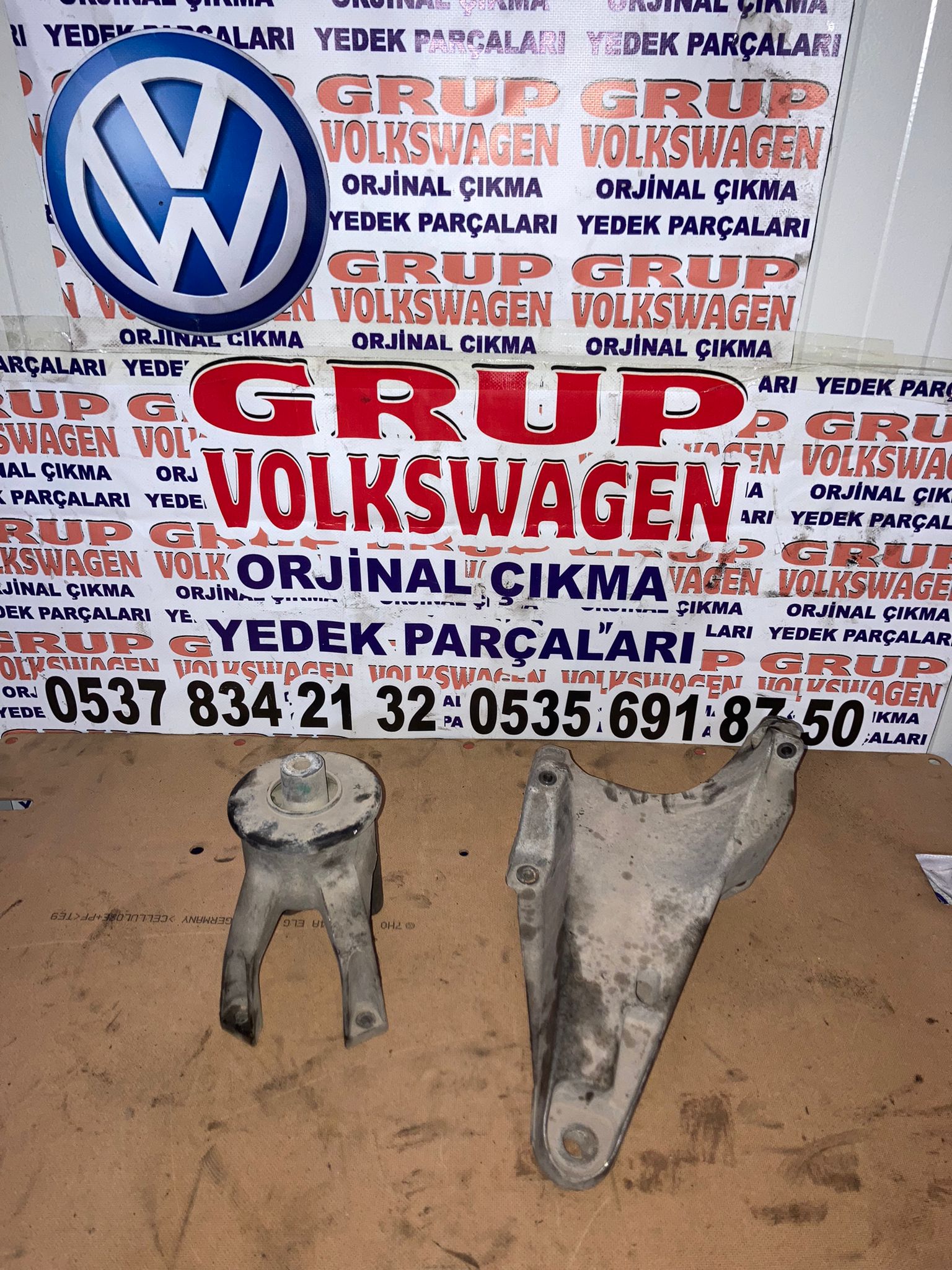 volkswagen transporter t5 1.9 axb  motor cıkma orjinal arka motor kulagı