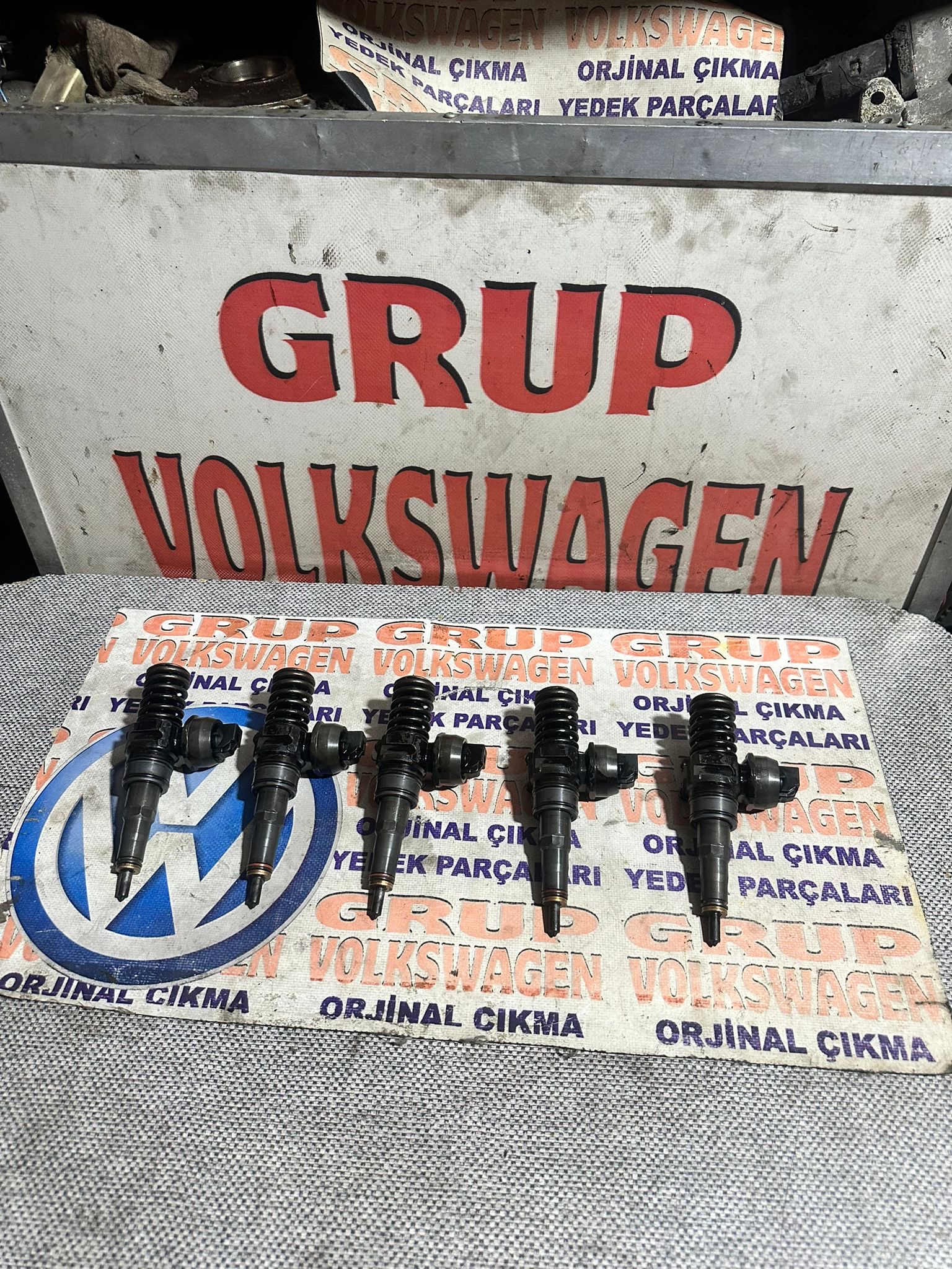 Volkswagen transporter t5 2.5 AXD motor takım enjektör çıkma orijinal